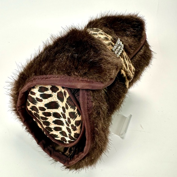 Donna Salyer's Fabulous Fur Amenity Bag - Picture 2 of 5